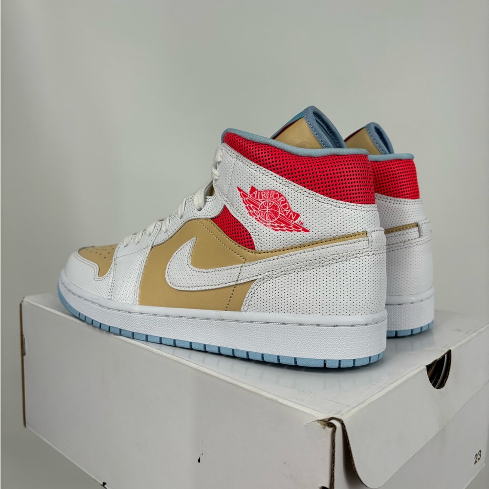 Air Jordan Women’s 1 Md se Size 11.5 - Picture 4 of 5